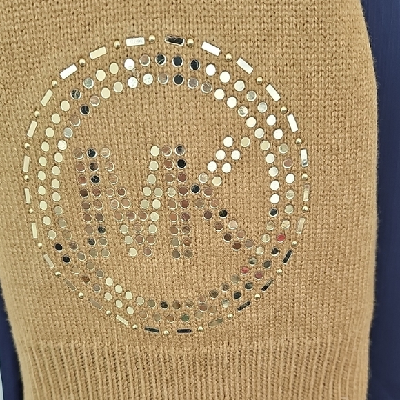 Michael Kors Camel Knit Scarf with Logo - Picture 3 of 5